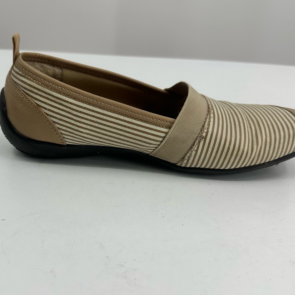 Ros Hommerson Carol Slip On Shoes Taupe Tan White Stripes Womens 7 - Picture 7 of 9